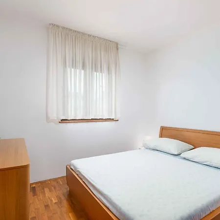 In - Istrien 44235 Apartamento Poreč